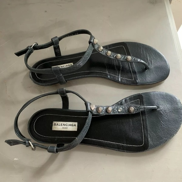 Balenciaga stud sandal 💕 - Picture 2 of 4